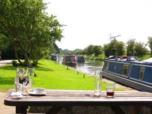 rodw4-outside-refreshments-a-ride-on-a-boat