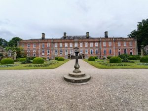 erddig hall coach trip